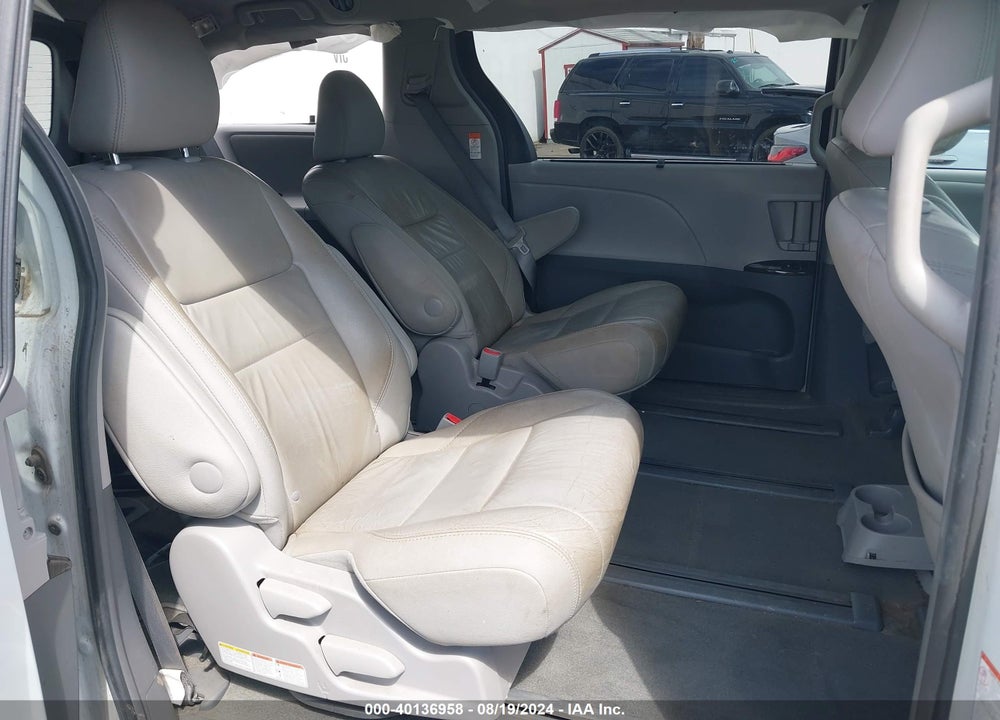 2017 TOYOTA SIENNA XLE PREMIUM 7 PASSENGER VIN: 5TDDZ3DC7HS161998