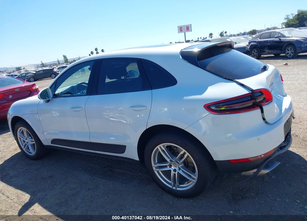 2017 PORSCHE MACAN VIN: WP1AA2A53HLB05938