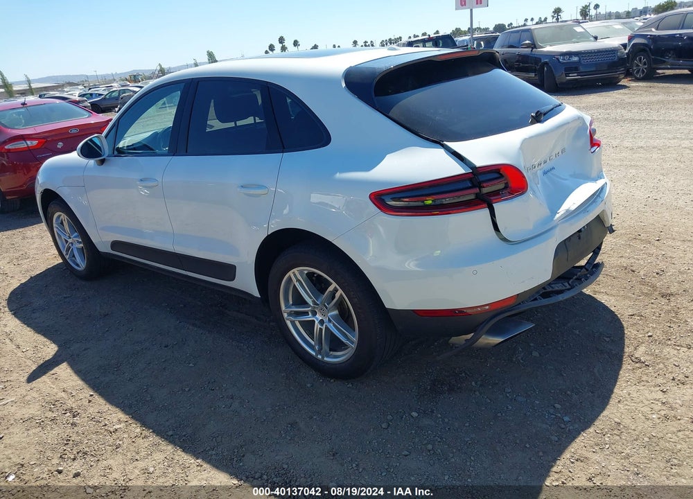 2017 PORSCHE MACAN VIN: WP1AA2A53HLB05938