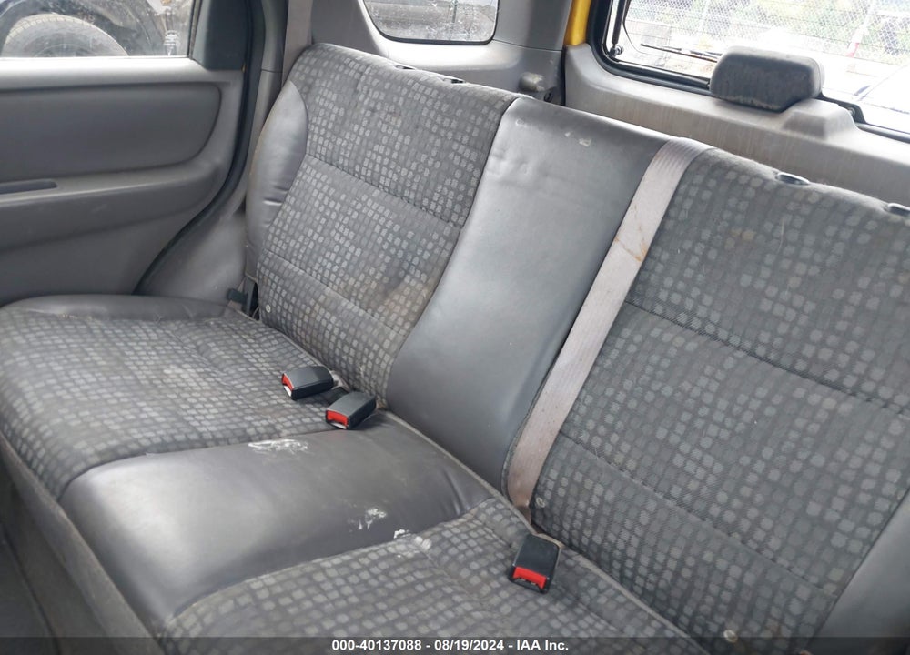 2001 FORD ESCAPE XLS VIN: 1FMYU021X1KA94533