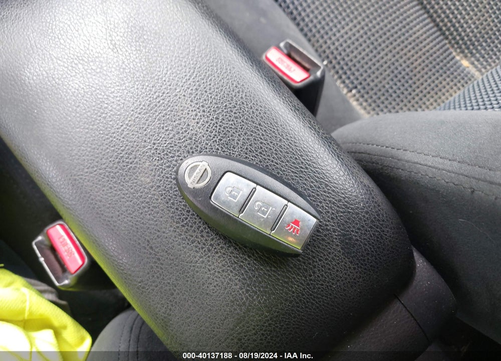 2010 NISSAN VERSA 1.8SL VIN: 3N1BC1CPXAL440717