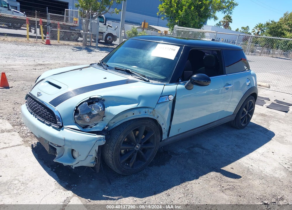 2012 MINI COOPER S VIN: WMWSV3C58CTY18448