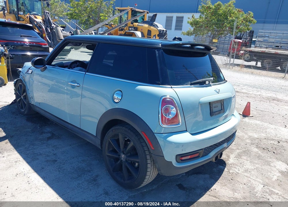 2012 MINI COOPER S VIN: WMWSV3C58CTY18448