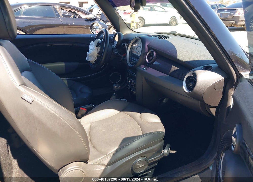 2012 MINI COOPER S VIN: WMWSV3C58CTY18448