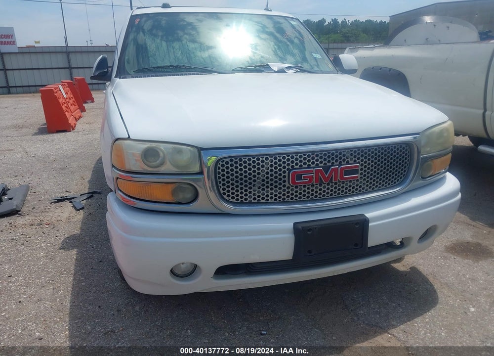 2005 GMC YUKON DENALI VIN: 1GKEK63U55J221827