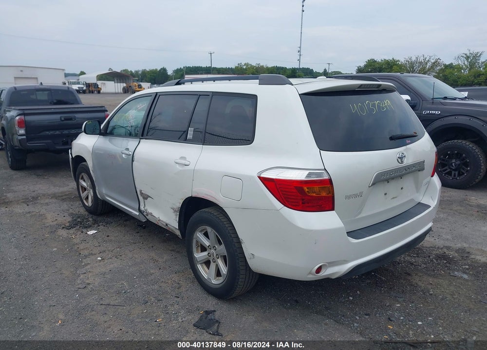 2010 TOYOTA HIGHLANDER BASE V6 VIN: 5TDBK3EH9AS031037
