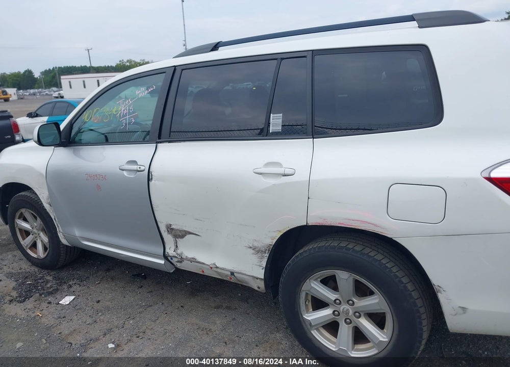 2010 TOYOTA HIGHLANDER BASE V6 VIN: 5TDBK3EH9AS031037