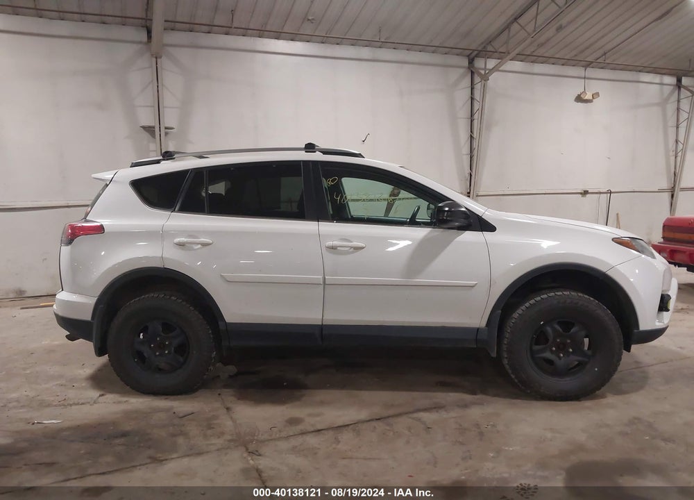 2017 TOYOTA RAV4 LE VIN: 2T3BFREV3HW625550