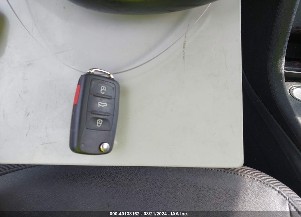 2013 VOLKSWAGEN BEETLE 2.5L VIN: 3VWJP7AT3DM681904