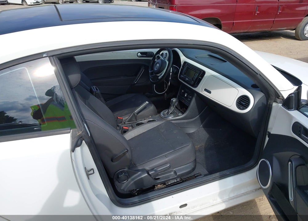 2013 VOLKSWAGEN BEETLE 2.5L VIN: 3VWJP7AT3DM681904