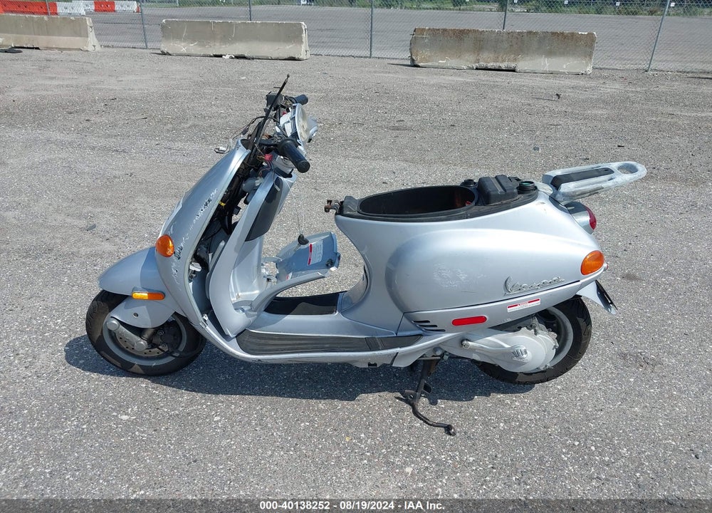 2004 VESPA C161C VIN: ZAPC16C1645008399