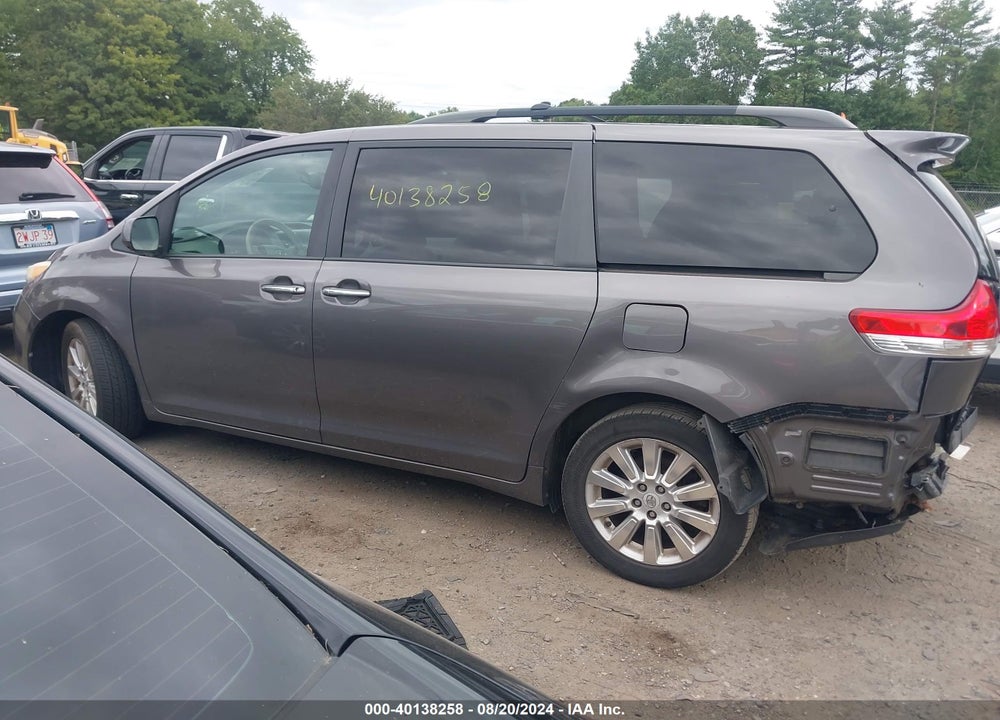 2011 TOYOTA SIENNA XLE VIN: 5TDDK3DC7BS021218