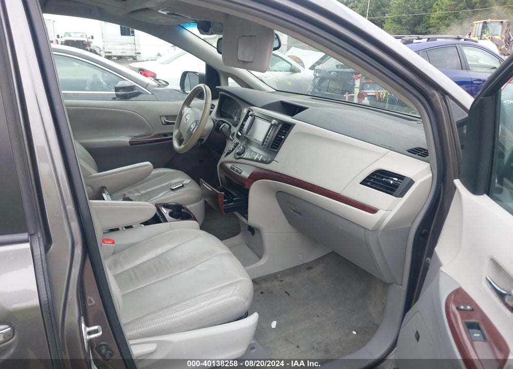 2011 TOYOTA SIENNA XLE VIN: 5TDDK3DC7BS021218