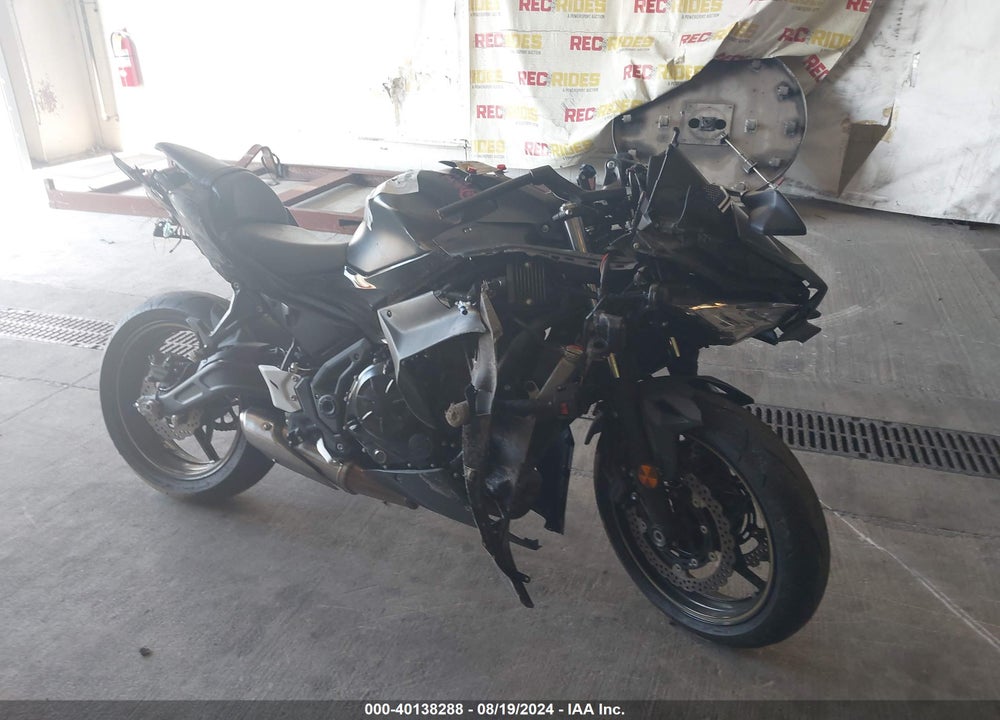 2024 KAWASAKI EX650 P VIN: ML5EXEP12RDAC4831