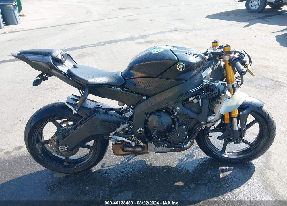 2017 YAMAHA YZFR6 VIN: JYARJ28E4HA001962
