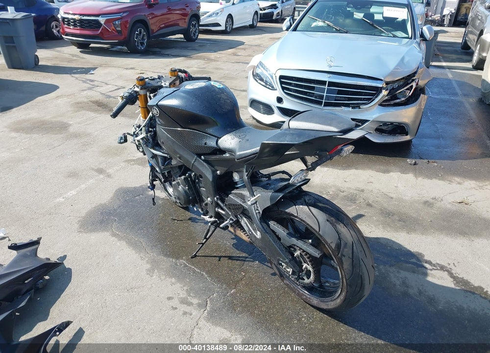 2017 YAMAHA YZFR6 VIN: JYARJ28E4HA001962