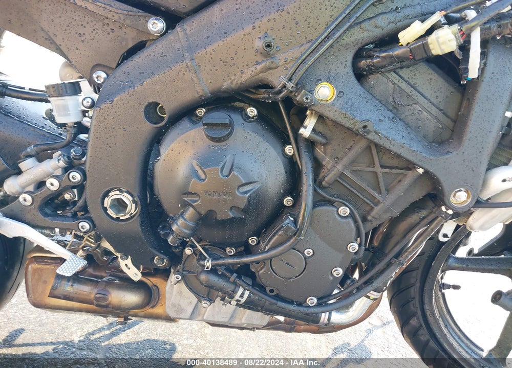 2017 YAMAHA YZFR6 VIN: JYARJ28E4HA001962