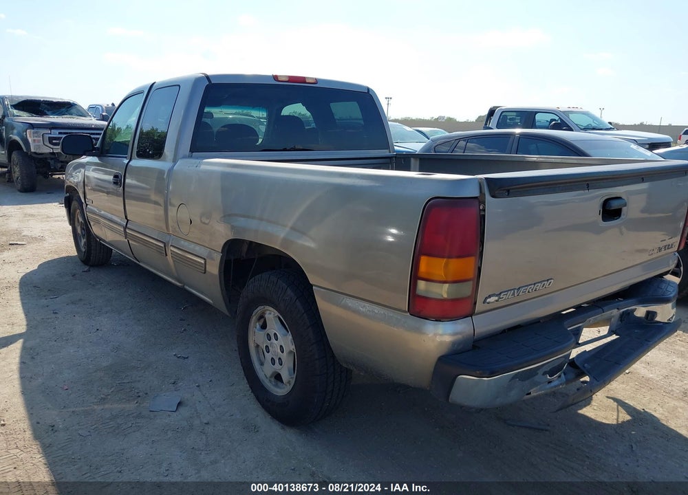 2000 CHEVROLET SILVERADO 1500 LS VIN: 2GCEC19WXY1215623