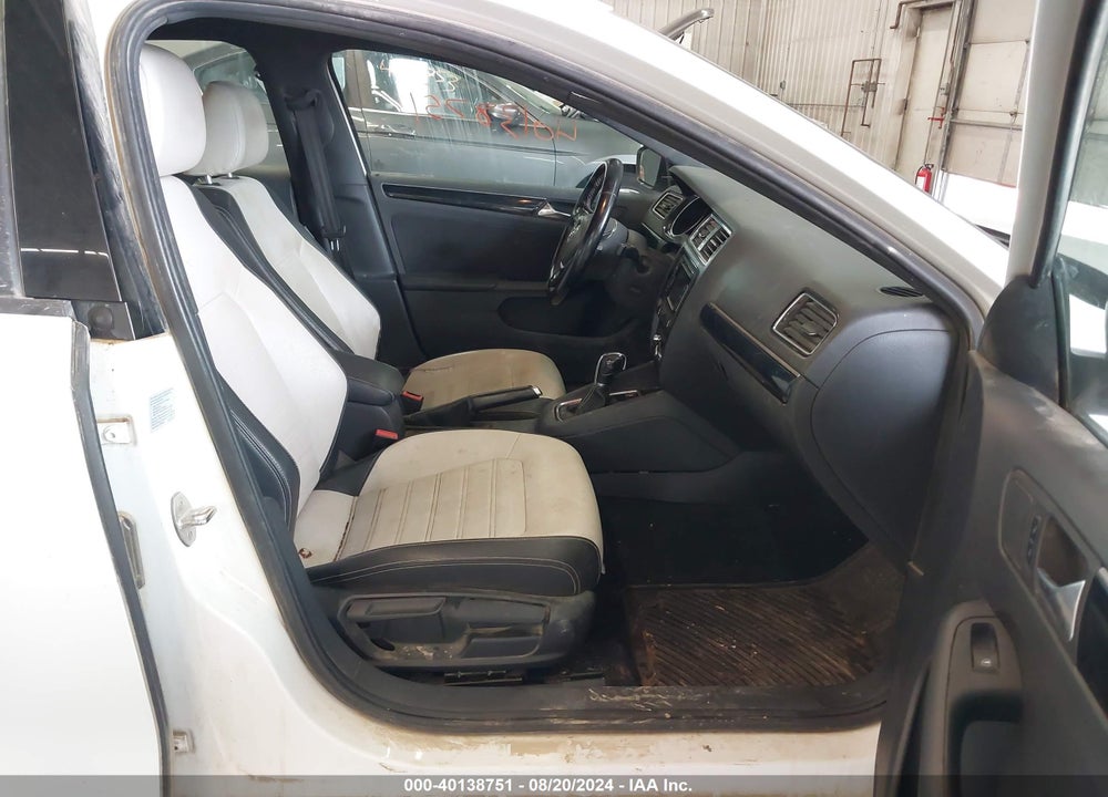 2015 VOLKSWAGEN JETTA 1.8T SPORT VIN: 3VWD17AJ1FM405818
