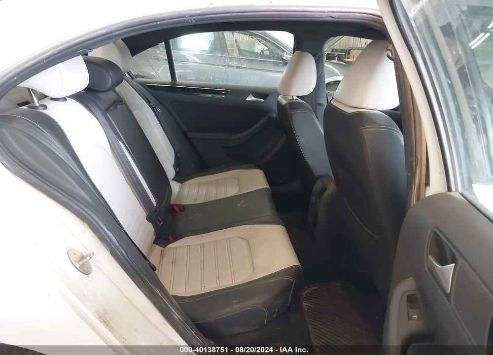 2015 VOLKSWAGEN JETTA 1.8T SPORT VIN: 3VWD17AJ1FM405818