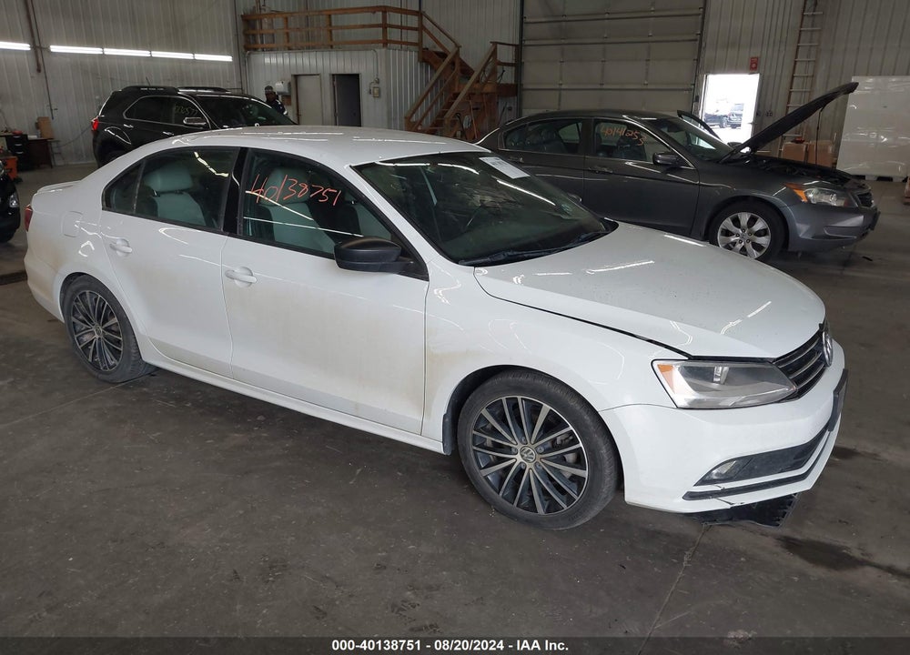 2015 VOLKSWAGEN JETTA 1.8T SPORT VIN: 3VWD17AJ1FM405818