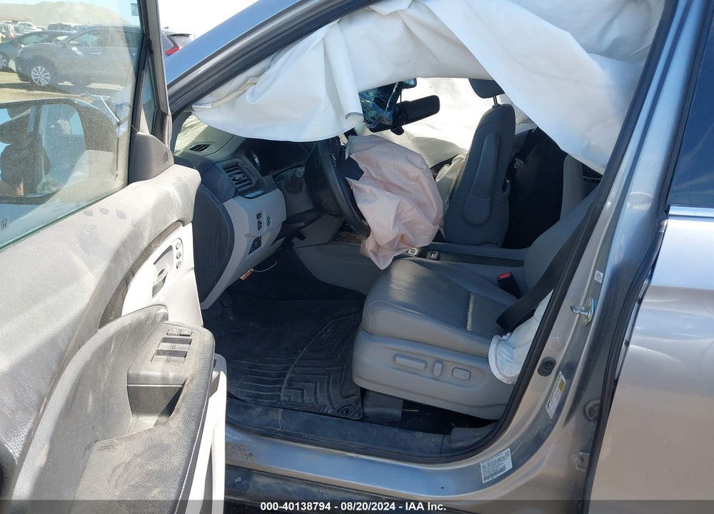 2019 HONDA RIDGELINE RTL-E VIN: 5FPYK3F72KB004565