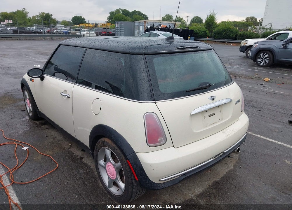 2005 MINI COOPER VIN: WMWRC334X5TJ65636