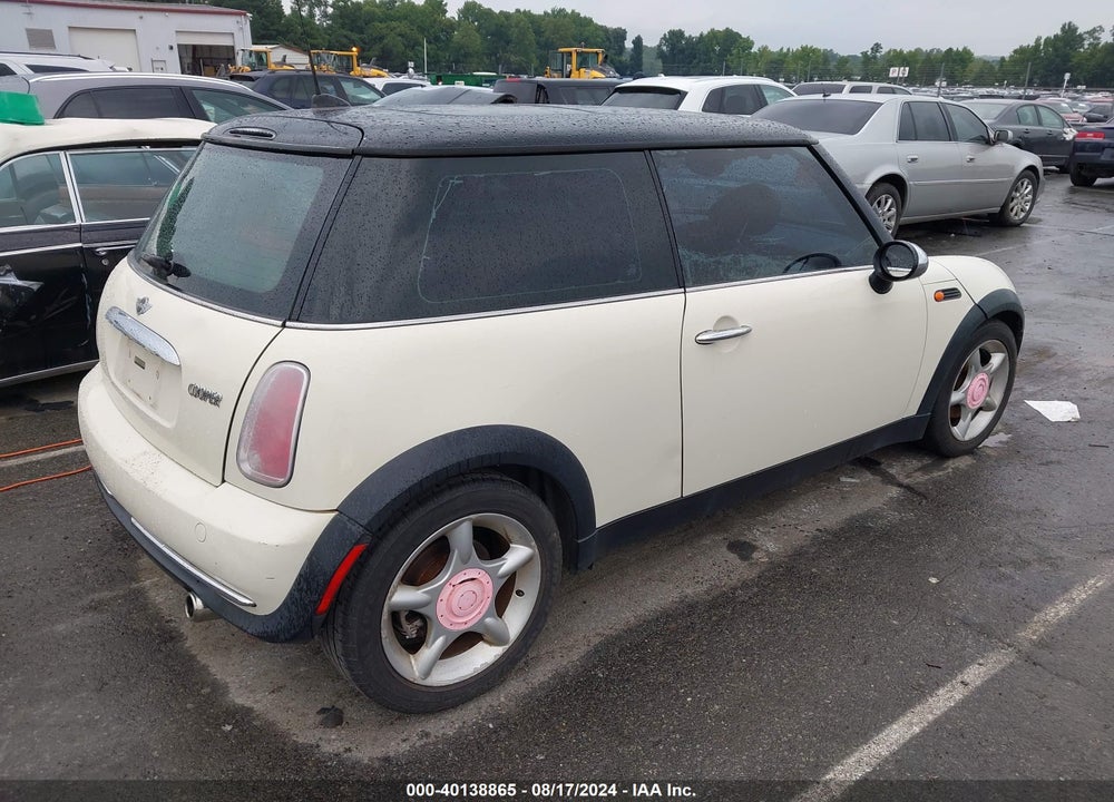 2005 MINI COOPER VIN: WMWRC334X5TJ65636
