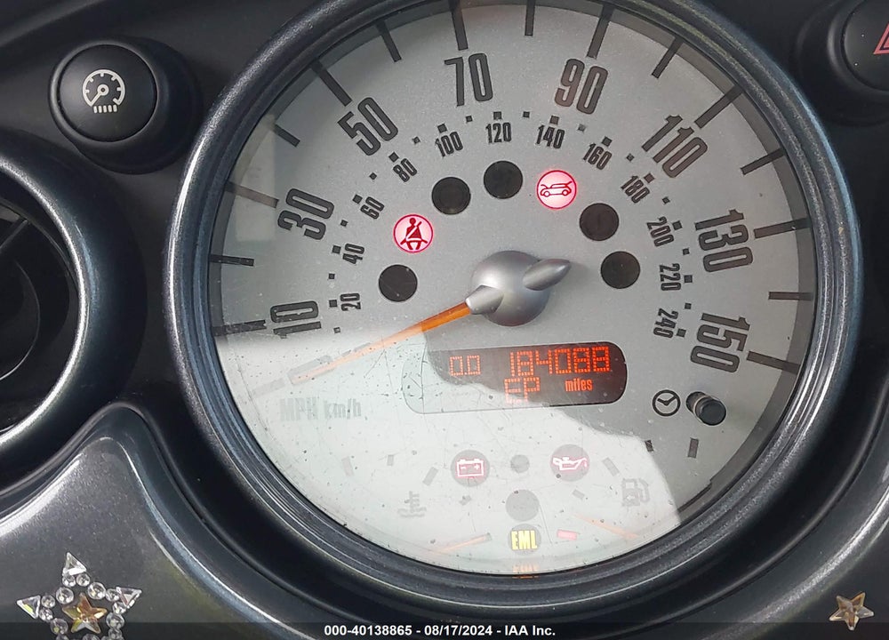 2005 MINI COOPER VIN: WMWRC334X5TJ65636