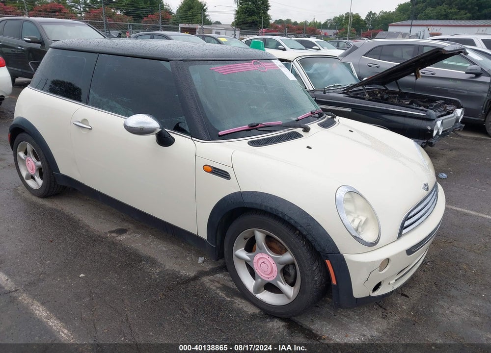 2005 MINI COOPER VIN: WMWRC334X5TJ65636