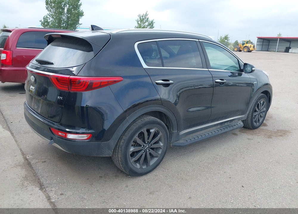 2018 KIA SPORTAGE EX VIN: KNDPNCAC7J7452496