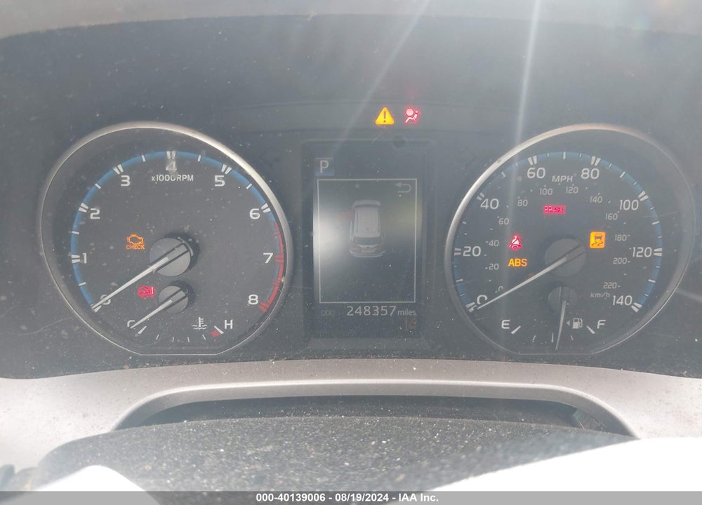 2018 TOYOTA RAV4 LE VIN: JTMZFREV2JJ184075