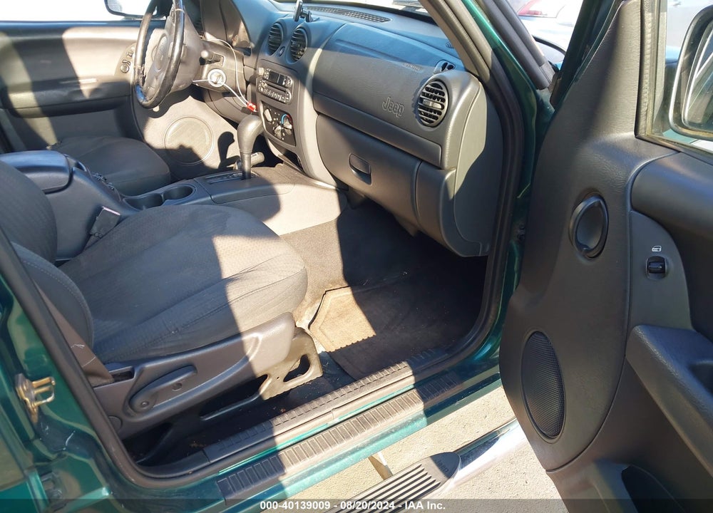 2003 JEEP LIBERTY VIN: 1J4GL48K53W729819