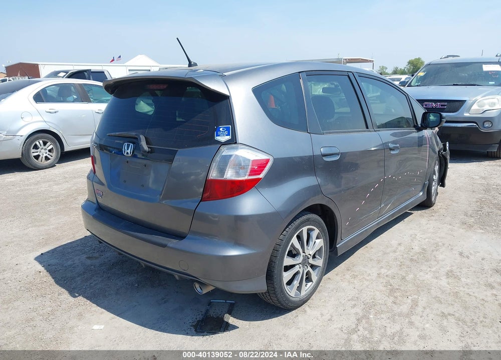 2013 HONDA FIT SPORT VIN: JHMGE8H51DC006083