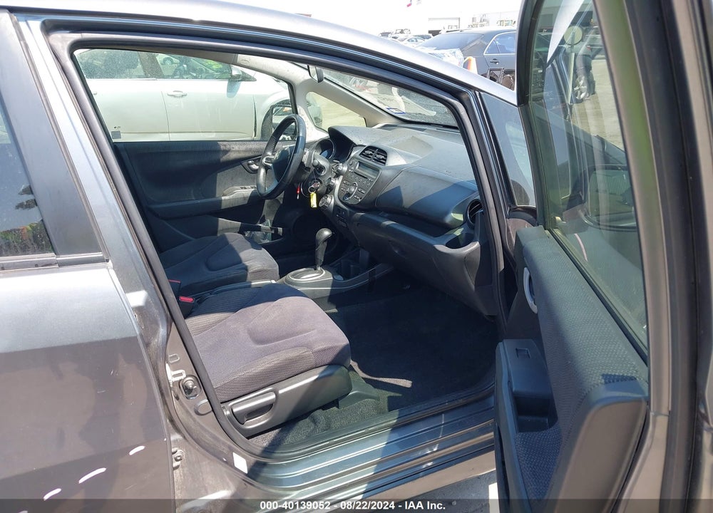 2013 HONDA FIT SPORT VIN: JHMGE8H51DC006083