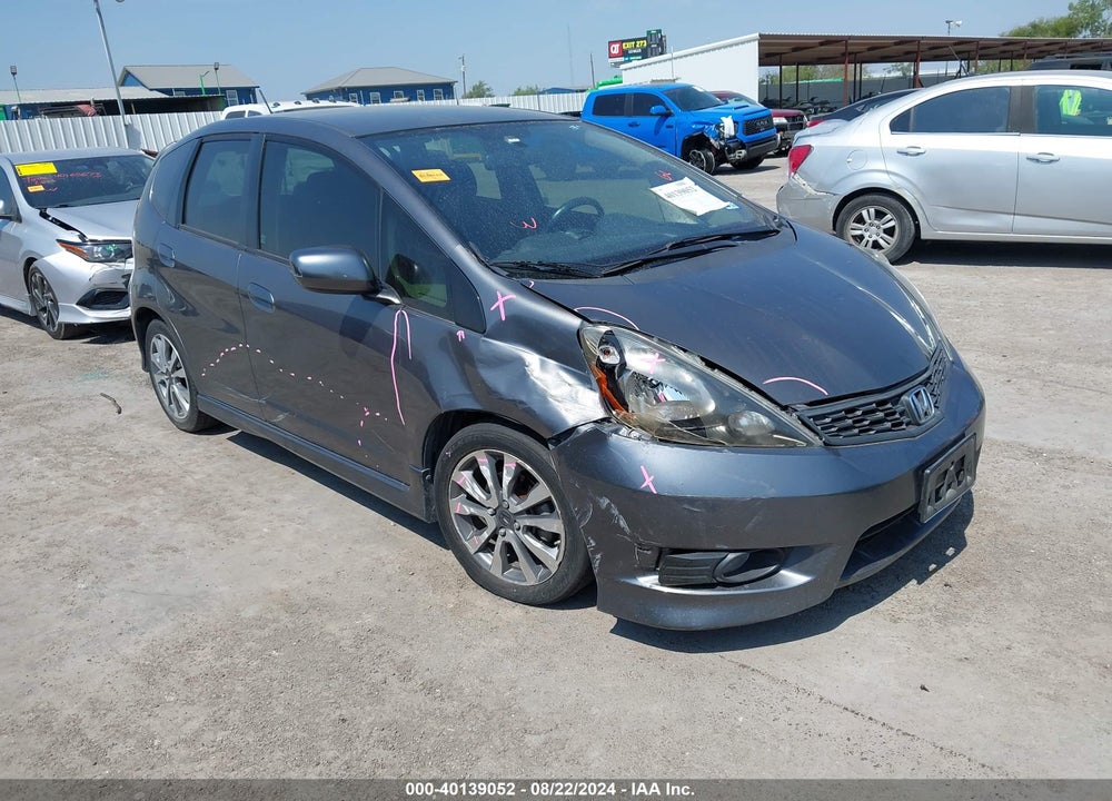 2013 HONDA FIT SPORT VIN: JHMGE8H51DC006083