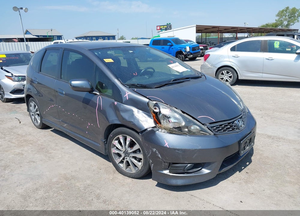 2013 HONDA FIT SPORT VIN: JHMGE8H51DC006083