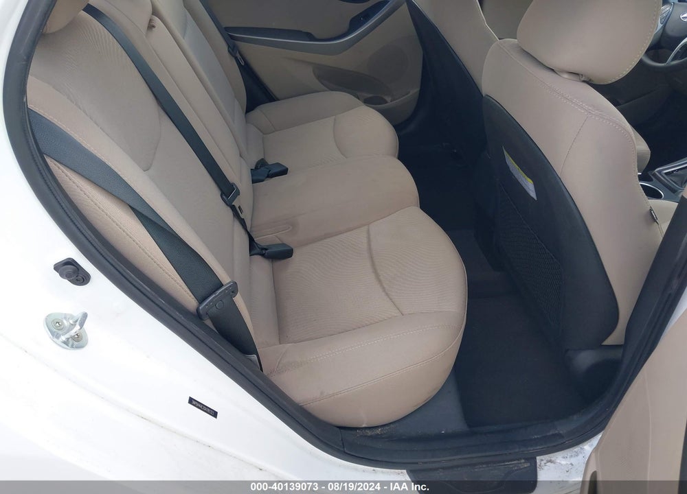 2016 HYUNDAI ELANTRA SE VIN: 5NPDH4AE2GH781323