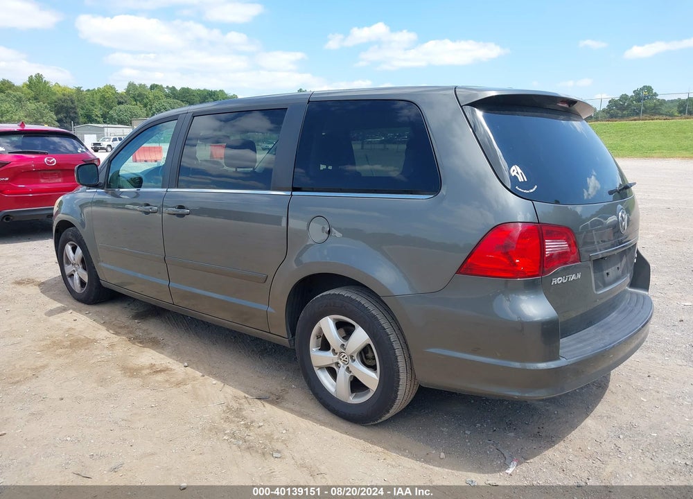 2010 VOLKSWAGEN ROUTAN VIN: 2V4RW3D16AR296102