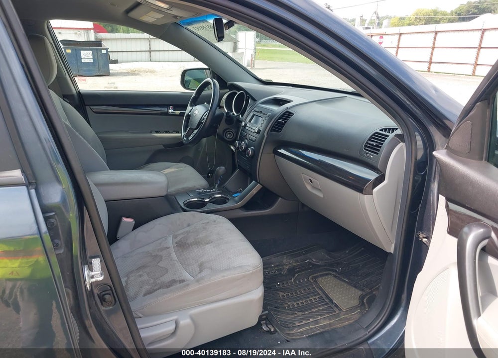 2011 KIA SORENTO LX VIN: 5XYKT3A11BG097702