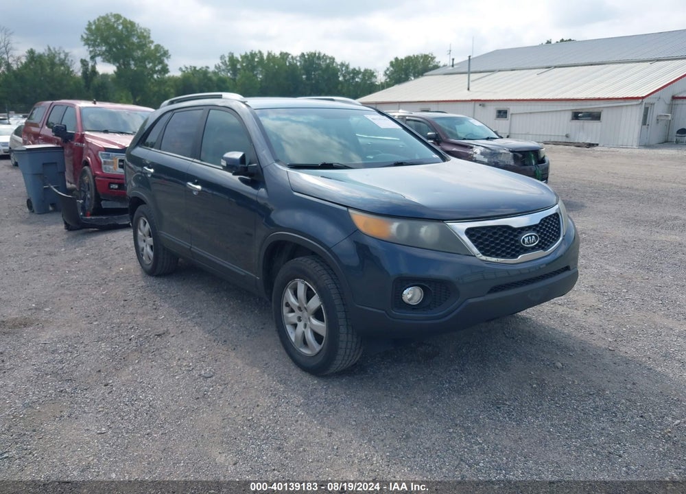 2011 KIA SORENTO LX VIN: 5XYKT3A11BG097702