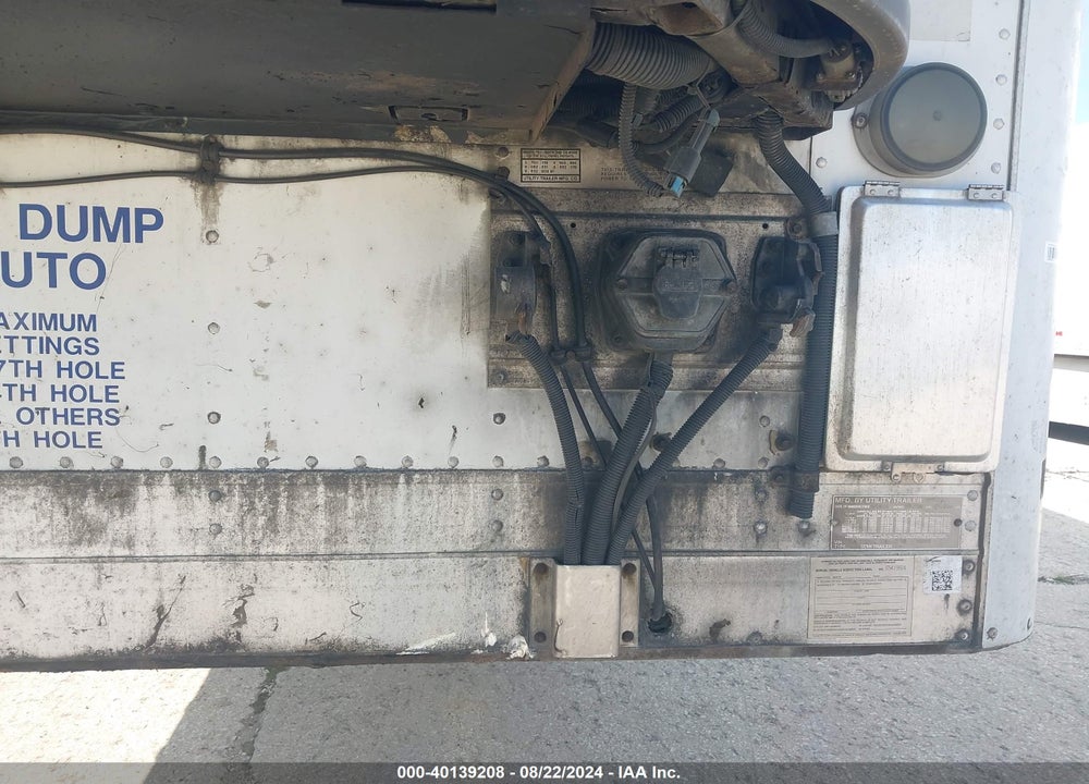 2007 UTILITY TRAILER MFG --- VIN: 1UYVS25317U054538