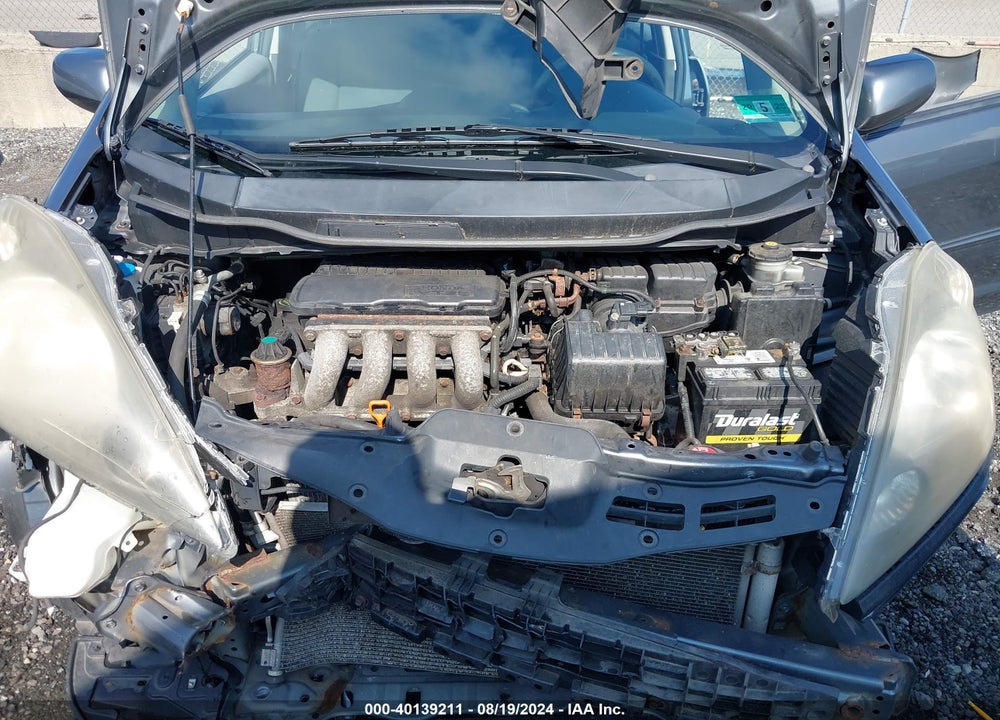 2013 HONDA FIT VIN: JHMGE8H30DC000743