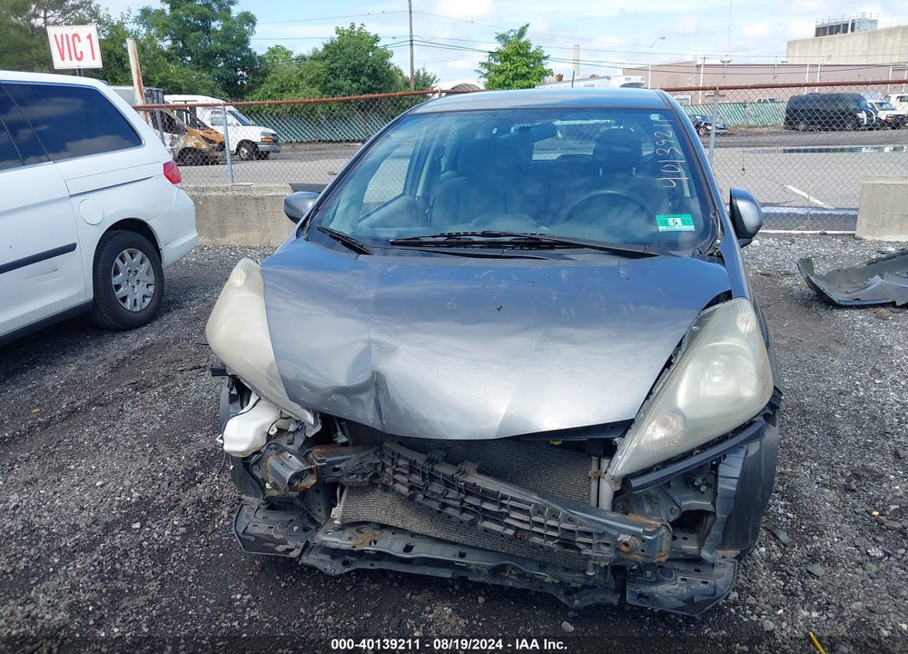 2013 HONDA FIT VIN: JHMGE8H30DC000743
