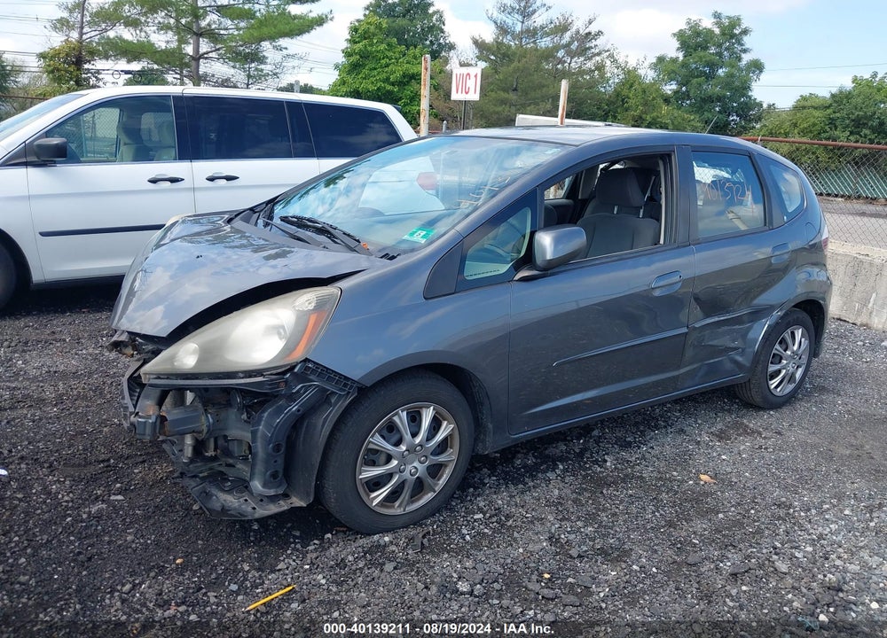 2013 HONDA FIT VIN: JHMGE8H30DC000743
