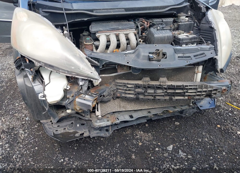 2013 HONDA FIT VIN: JHMGE8H30DC000743