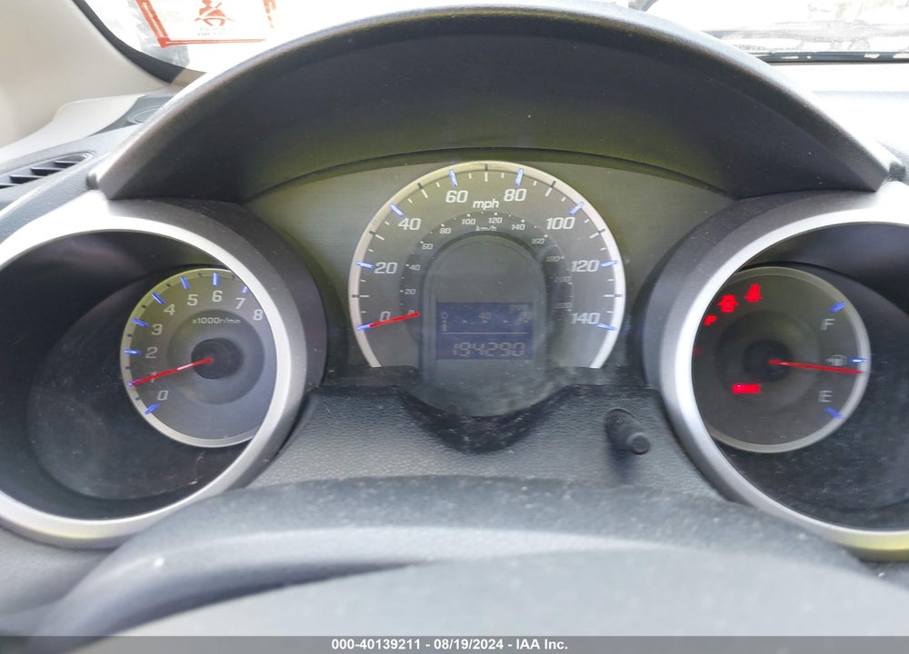 2013 HONDA FIT VIN: JHMGE8H30DC000743