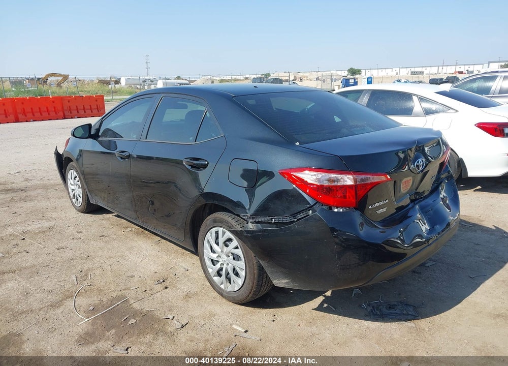 2018 TOYOTA COROLLA LE VIN: 5YFBURHE5JP847184