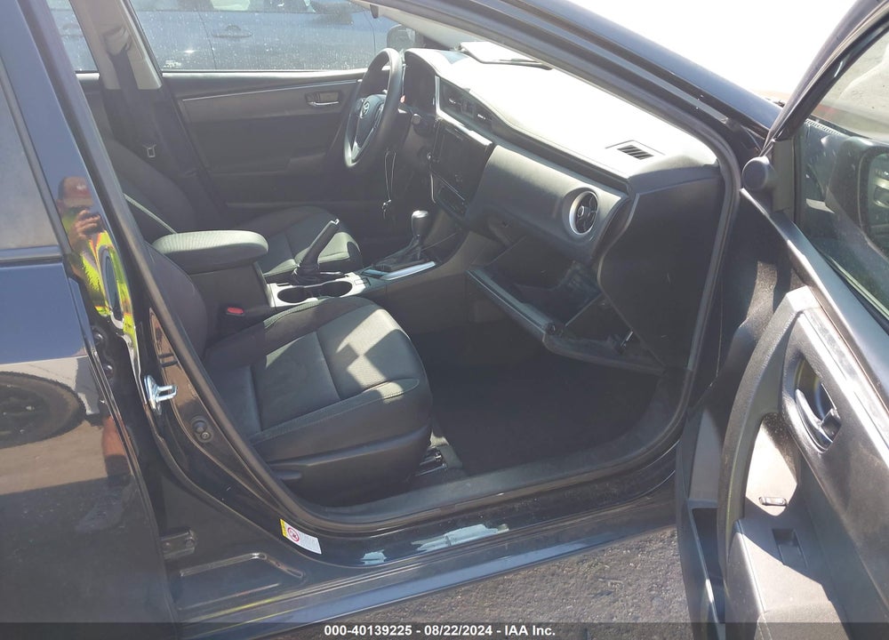 2018 TOYOTA COROLLA LE VIN: 5YFBURHE5JP847184