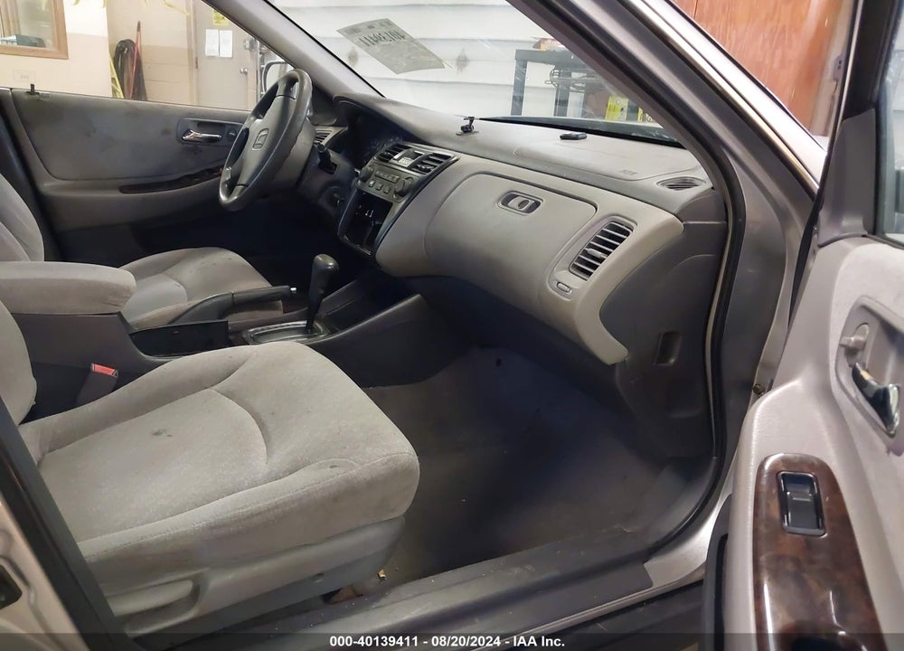 2002 HONDA ACCORD 2.3 SE VIN: JHMCG56722C001872